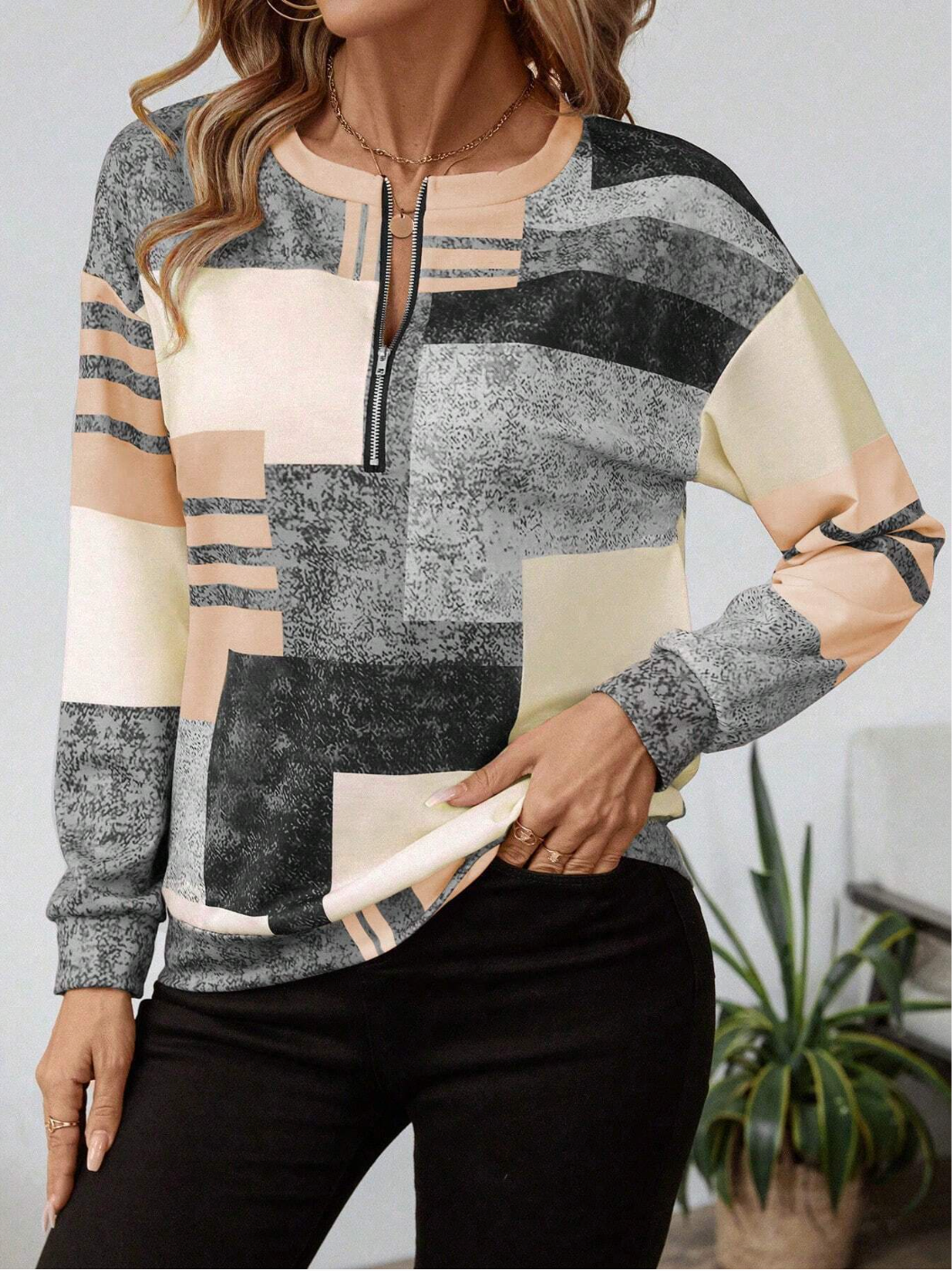C&G™ | Geometric Zip Top