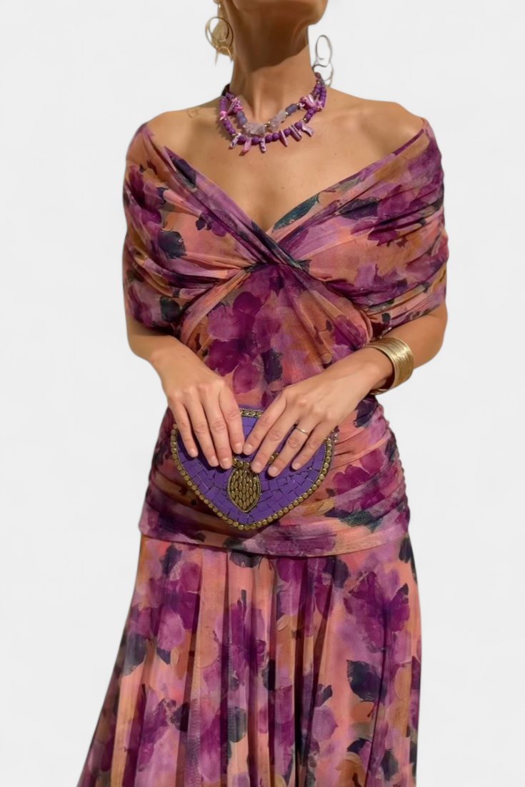 C&G™ | Elegant Dress with V-Neckline