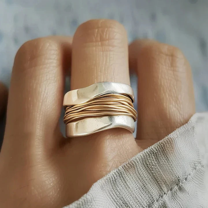C&G™| Silver Ring With Golden Threads