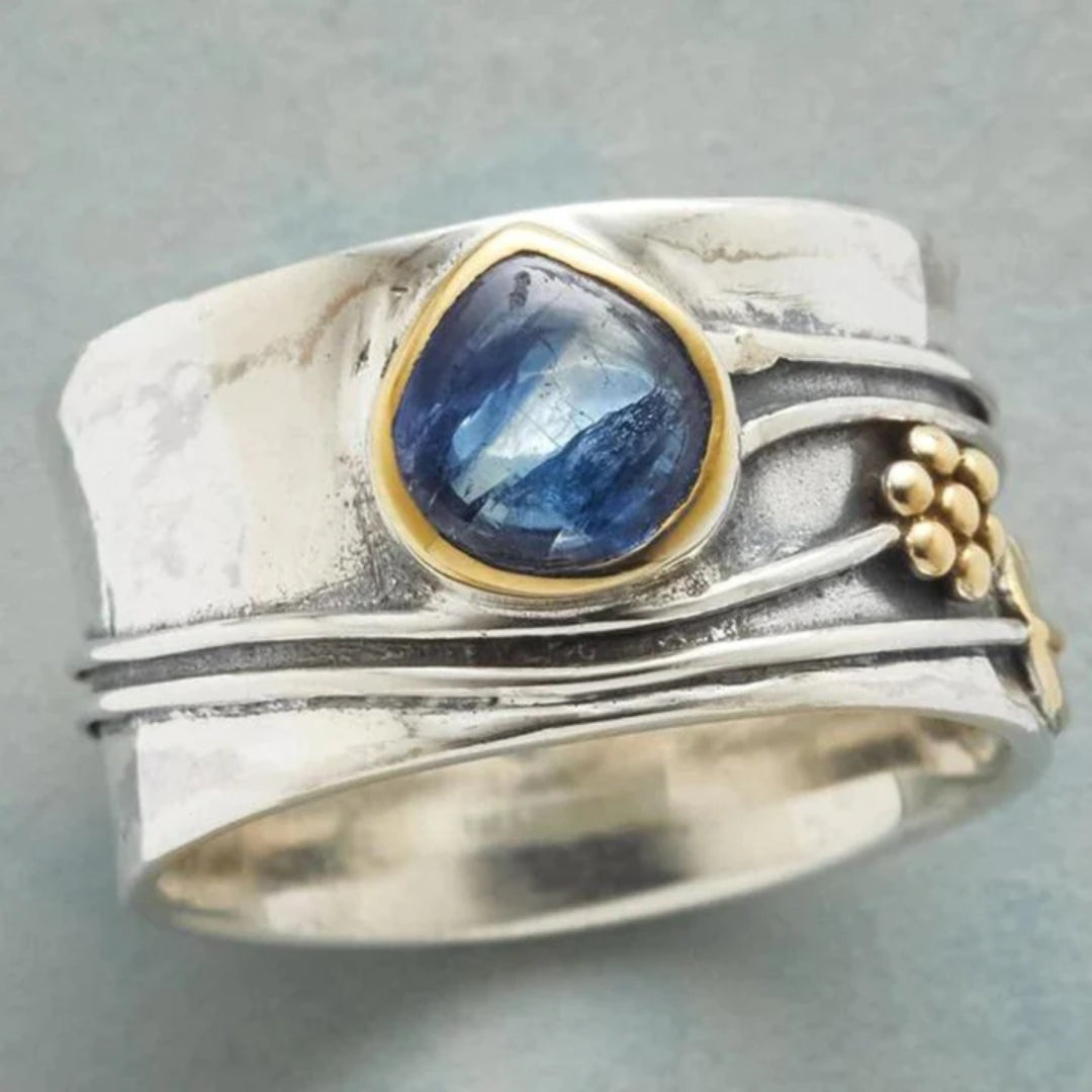 C&G™| Vintage Ring With Blue Stone