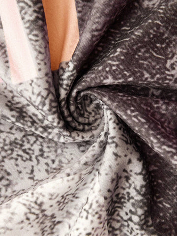 C&G™ | Geometric Zip Top