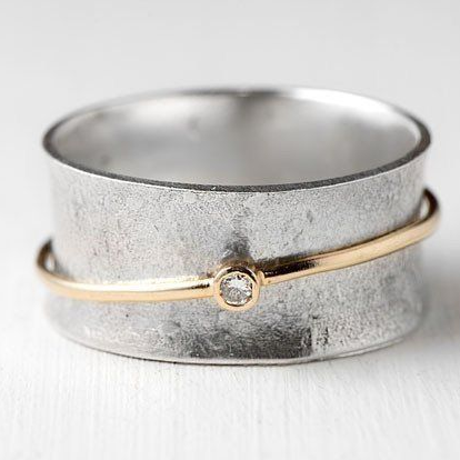 C&G™| Vintage Silver Ring With Zirconia And Golden Line