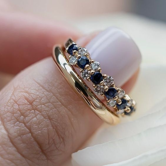 C&G™| Elegant Vintage Gold Ring Featuring Blue Zirconia.