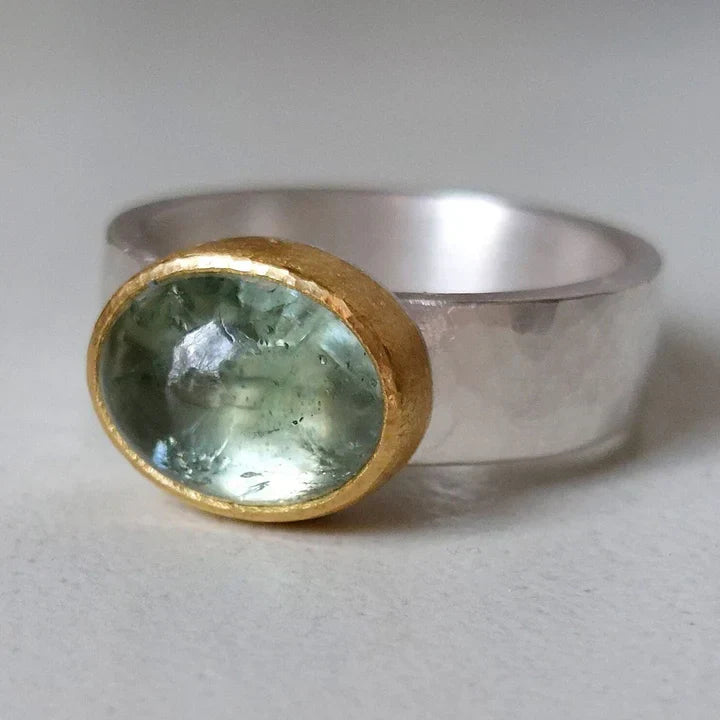 C&G™| Vintage Green Ring With Round Stone.